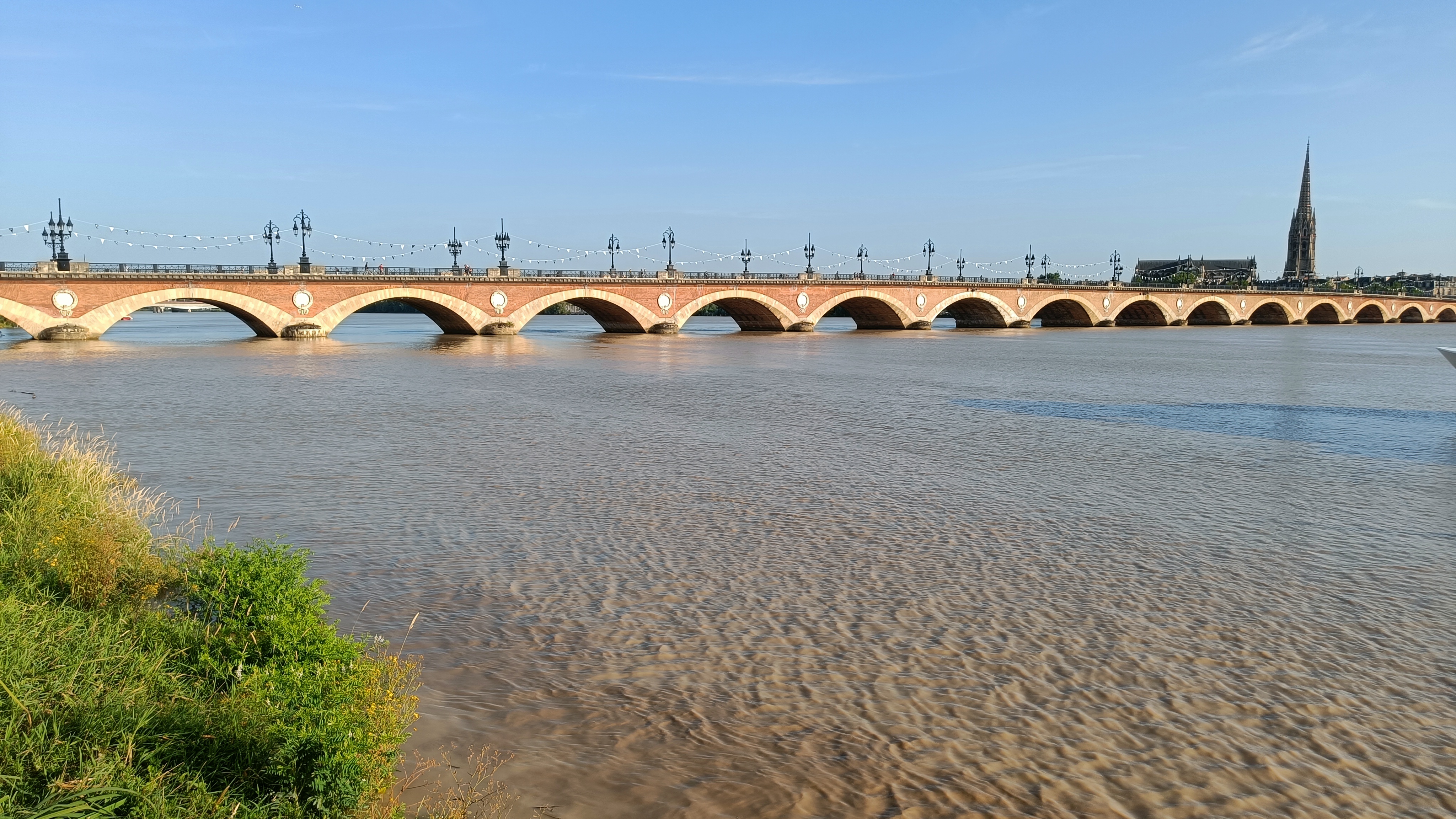 A photo from a trip to bordeaux from Bilborough.